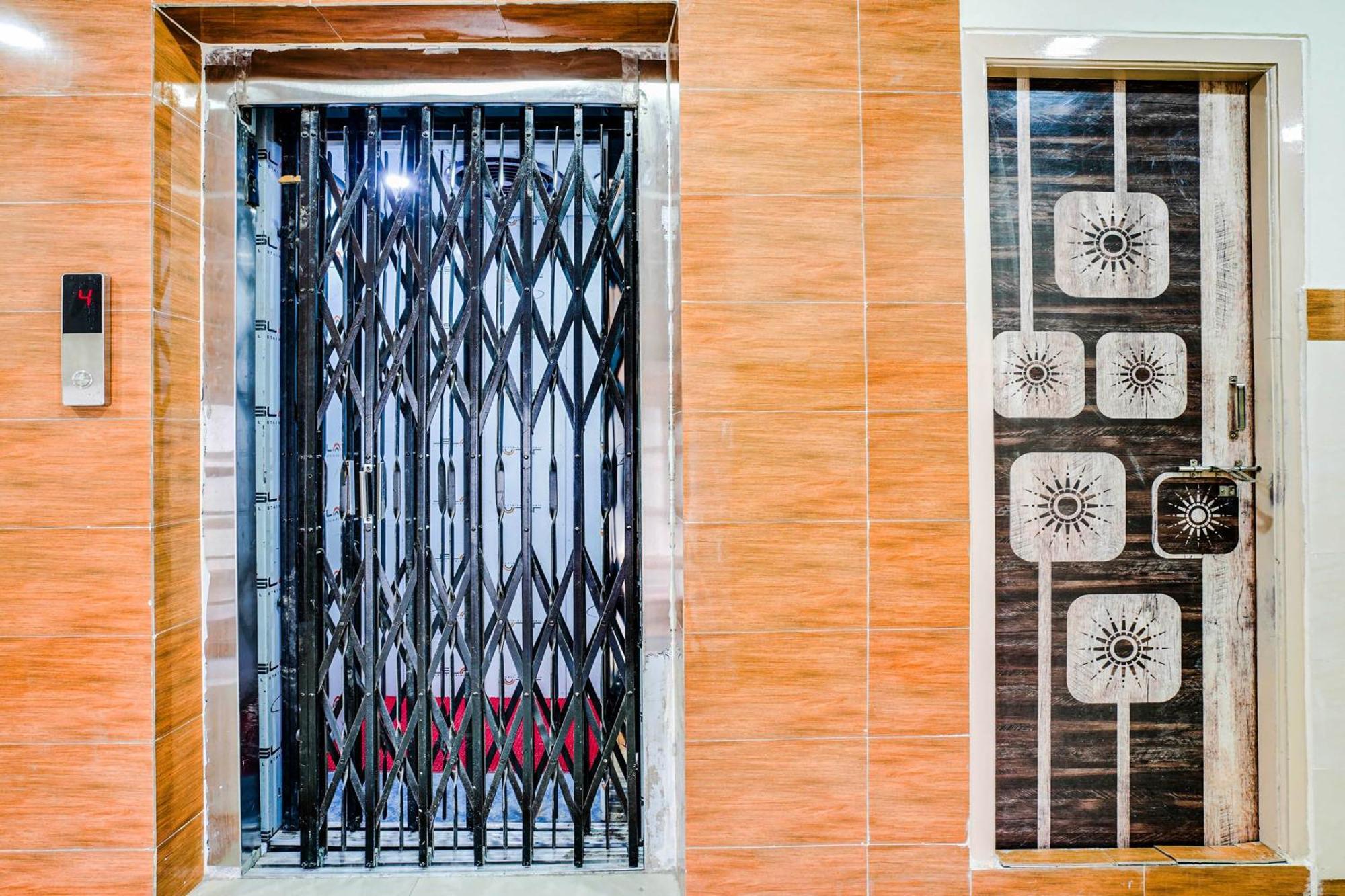 Hotel O Aroma Classic Near Nampally Main Railway Station Haidarábád Kültér fotó