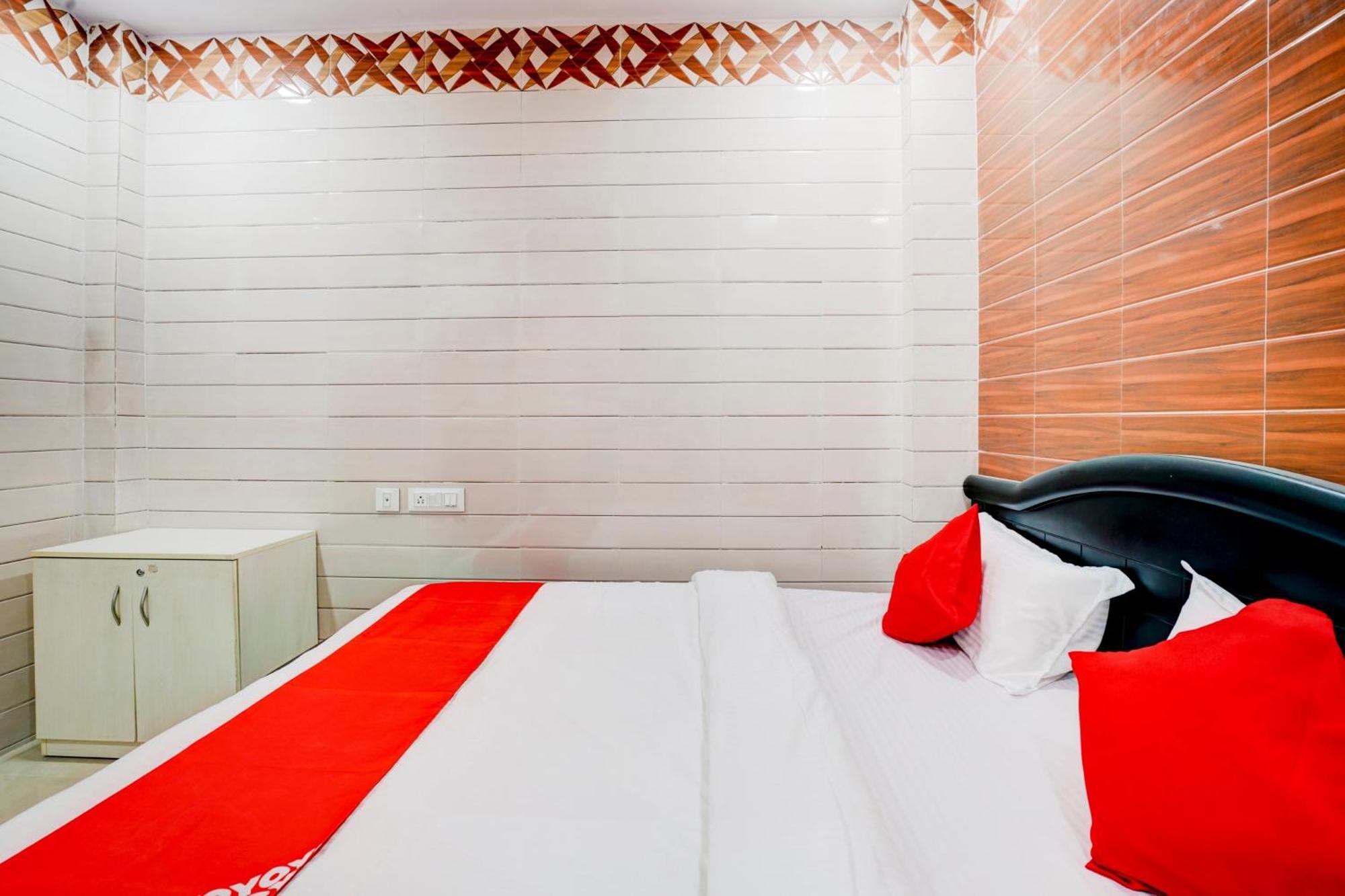 Hotel O Aroma Classic Near Nampally Main Railway Station Haidarábád Kültér fotó